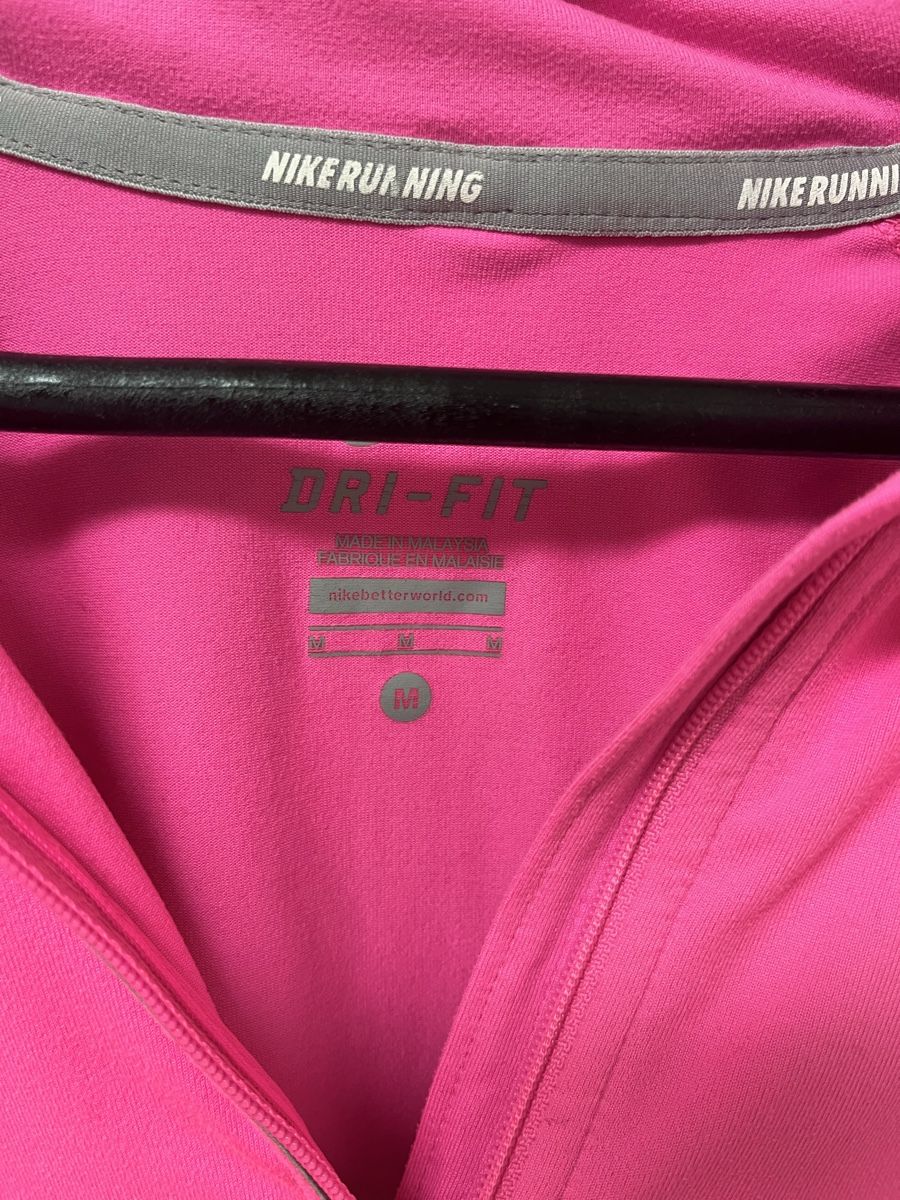 Nike Pullover & Sweatshirts: Pinkes Nike-Shirt Grösse S-M – Gebraucht aus Teufenthal AG von Nanahu 1