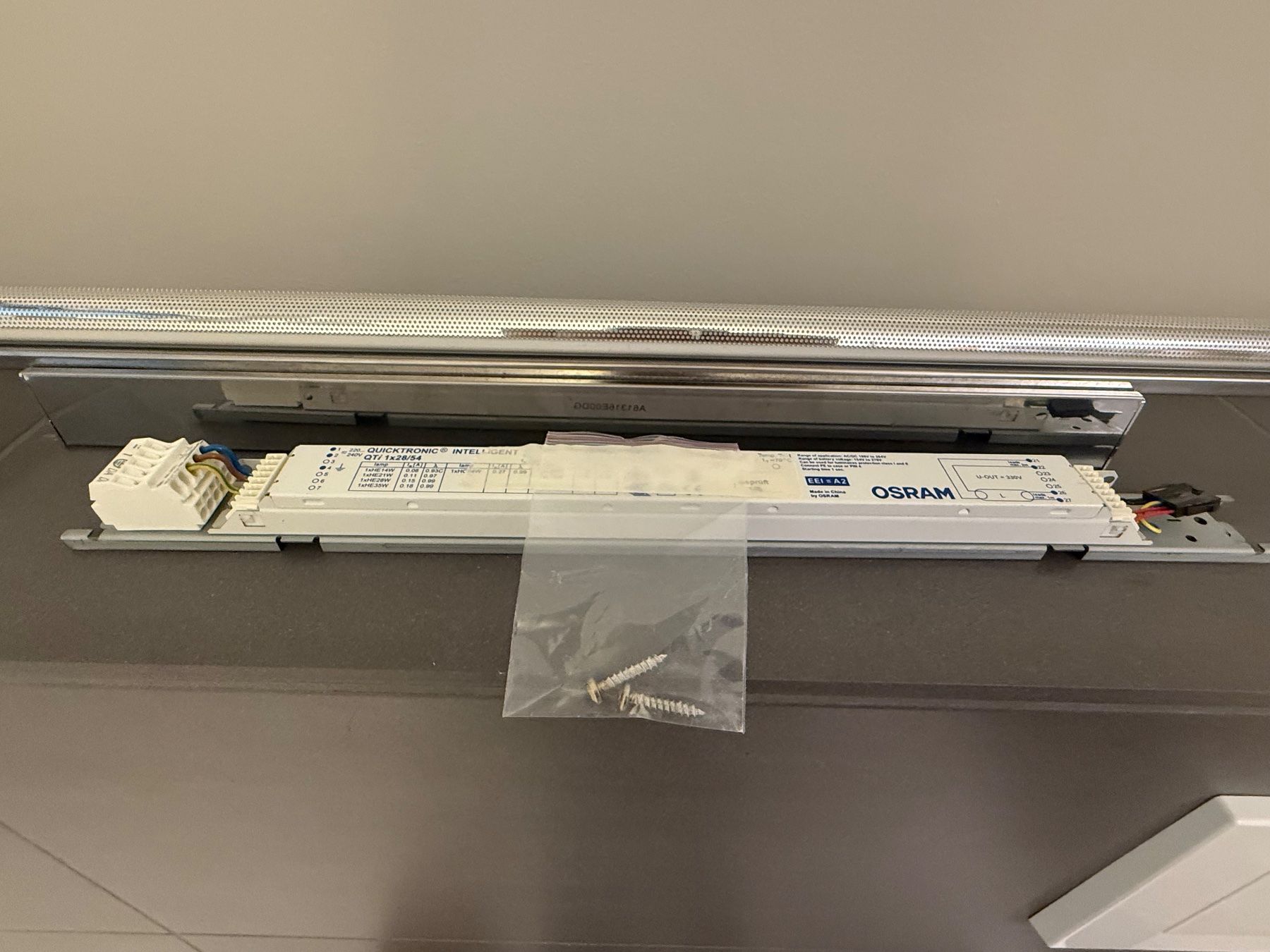 Ribag Lampade: Badzimmerleuchte, Anbauleuchte, Wandlampe – Usato da Hildisrieden venduto da Flyer62 2