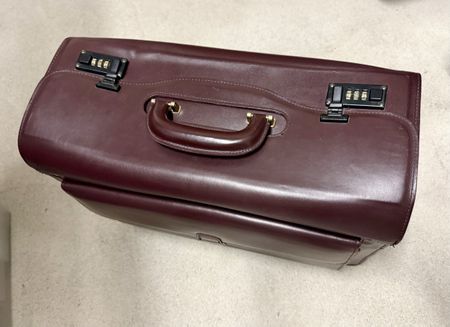 Arztkoffer Leder bordeaux mit Zahlenschloss guter Zustand