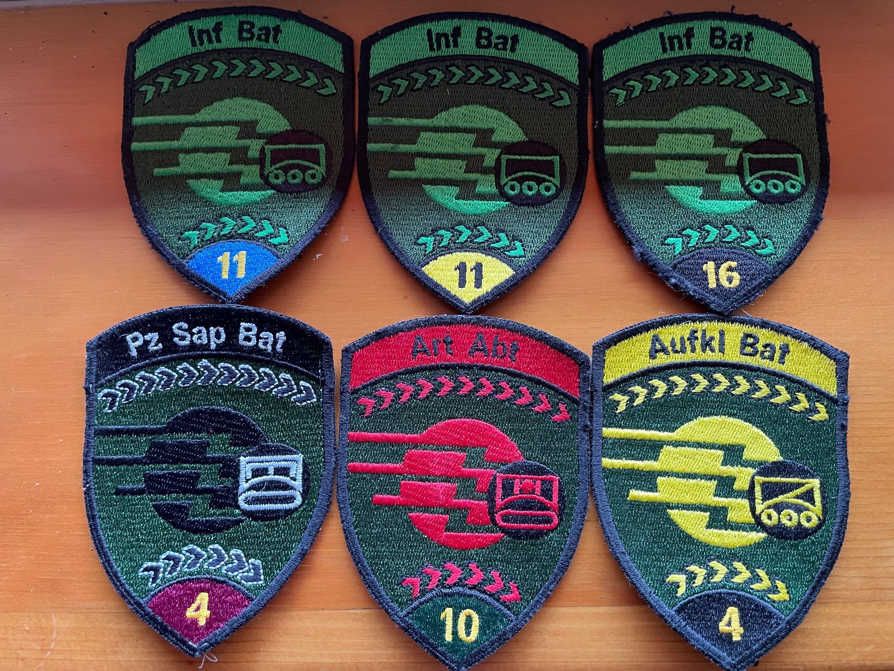 Plaquettes & Badges: Emblemi Armee Militär Militare – D'occasion à Monteggio par Mic1122