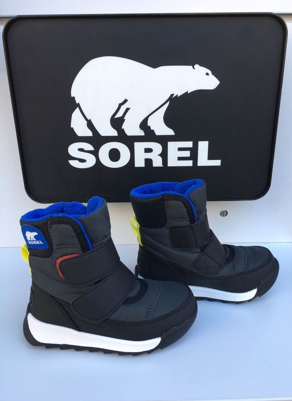 Sorel Scarpe per ragazzi: SOREL CHILDRENS WHITNEY II STRAP GR 25 – Nuovo e nell'imballaggio originale da Zürich venduto da LIQUIDATOR.CP