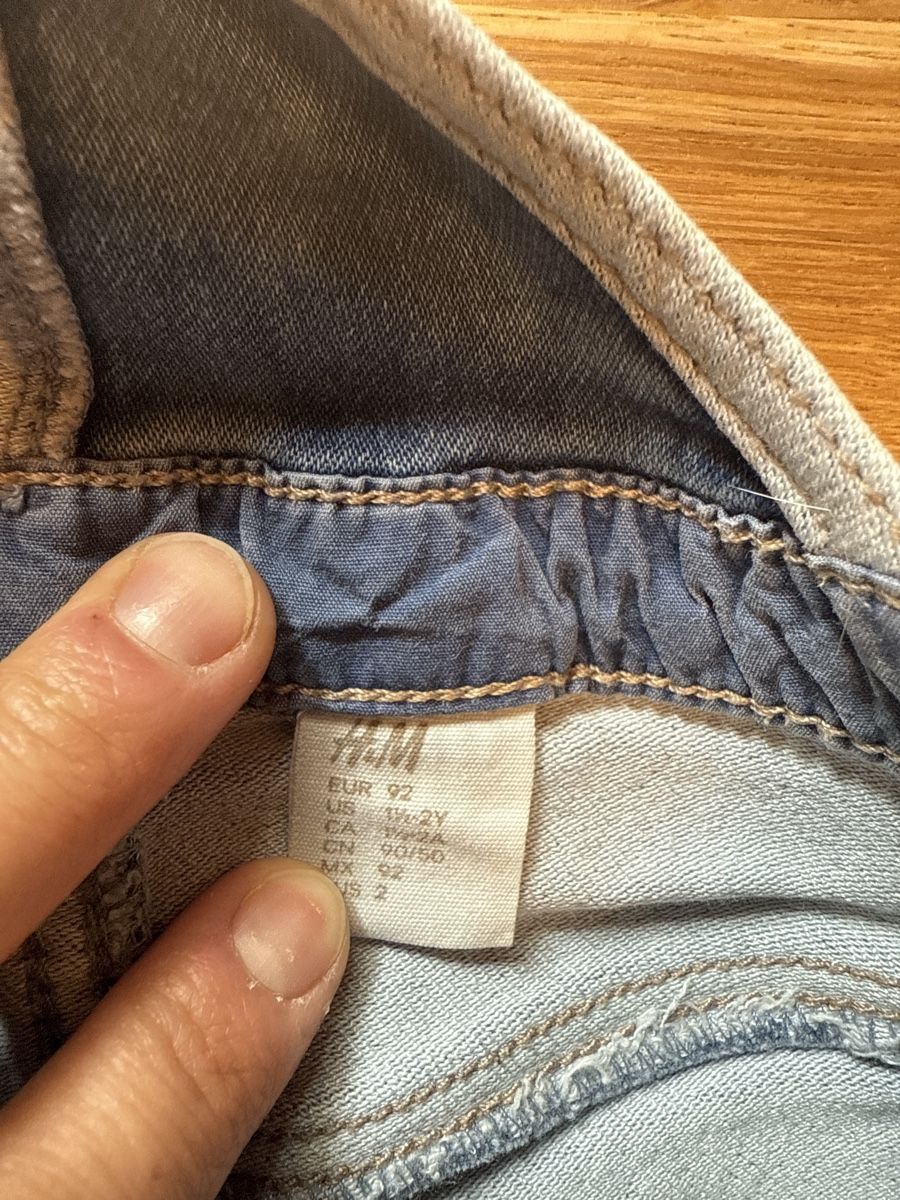 H&M Pantaloni: Jungen Latzhose Gr. 92 – Usato da Rohr b. Olten venduto da -FaLu- 1