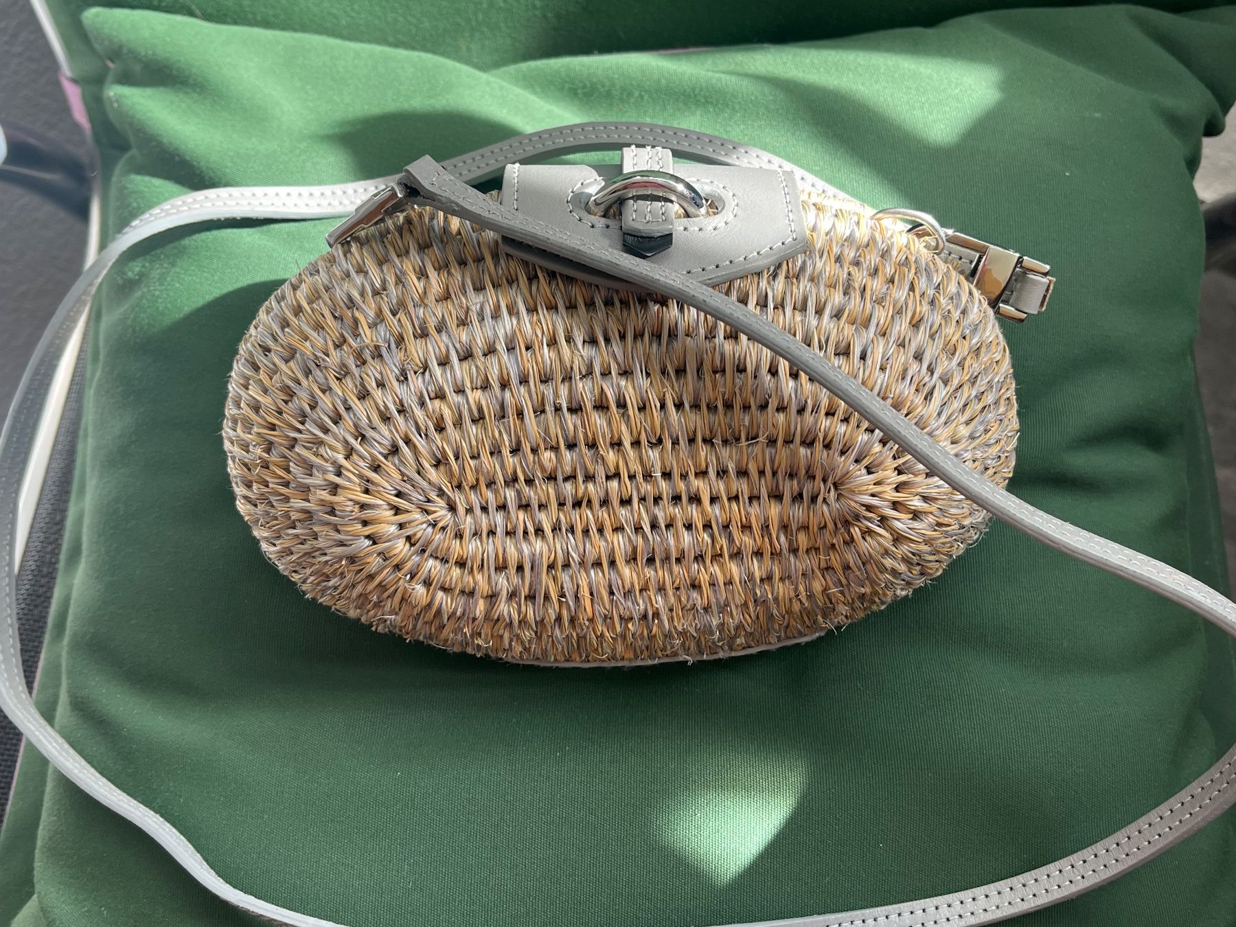 Taschen für Damen: Tasche KHOKHO Linde in Quartz – Neu (gemäss Beschreibung) aus Zürich von pizzobeatrice 1