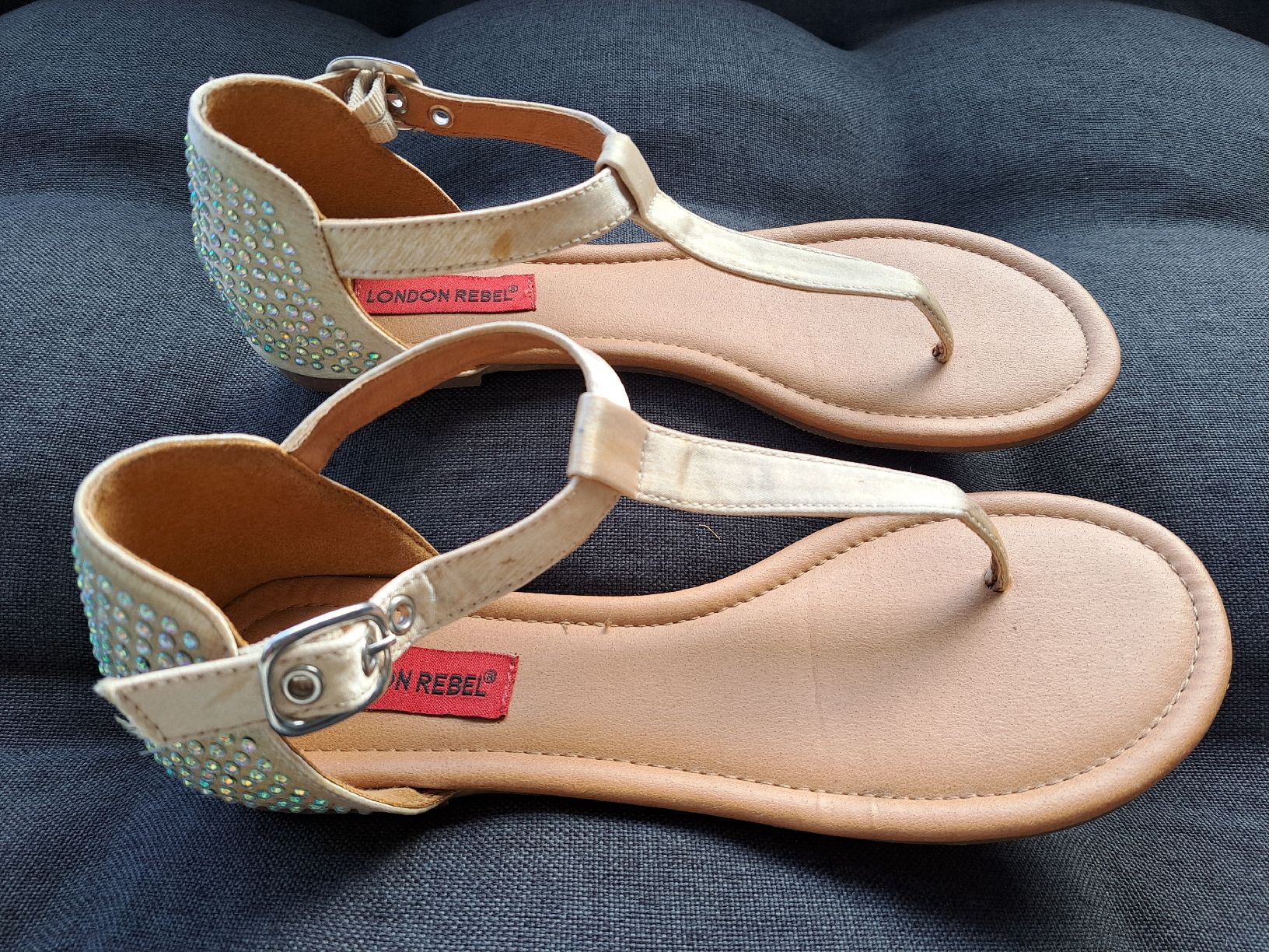 Scarpe da donna: Sandalen Damen Gr 38 – Usato da Winterthur venduto da mae_z5mr