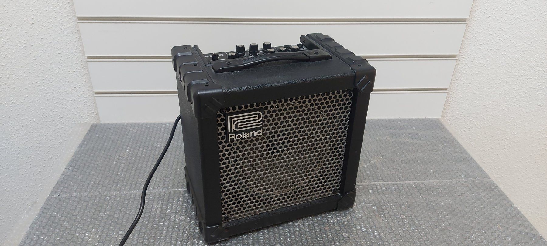 Roland Amplificatori: Roland Cube15 gitarre amp. – Usato da Glattbrugg venduto da Swissmusik