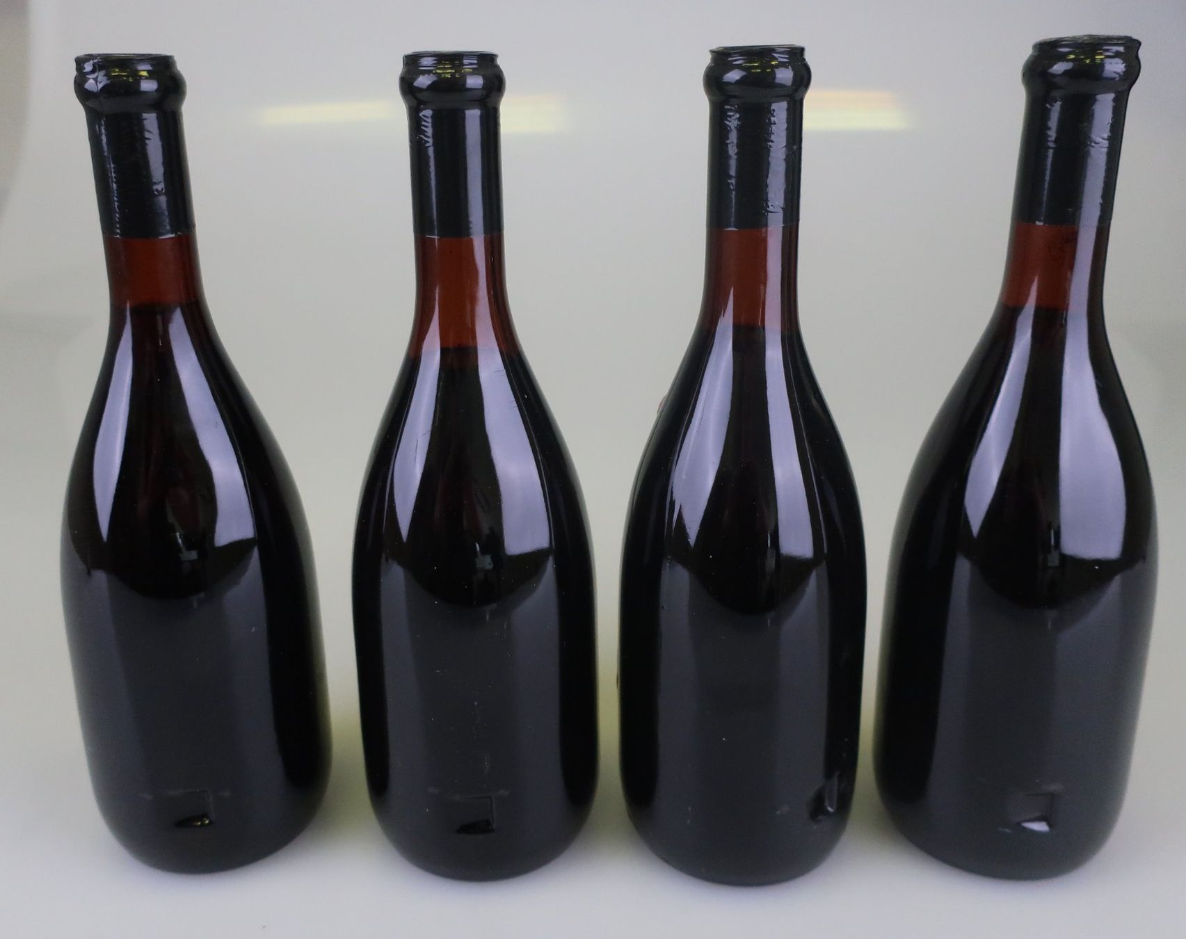 Vino: 4 Flaschen 1982 Nebbiolo D'Alba Poderi Scanavino – Usato da Volketswil venduto da brockipfannenstil 6