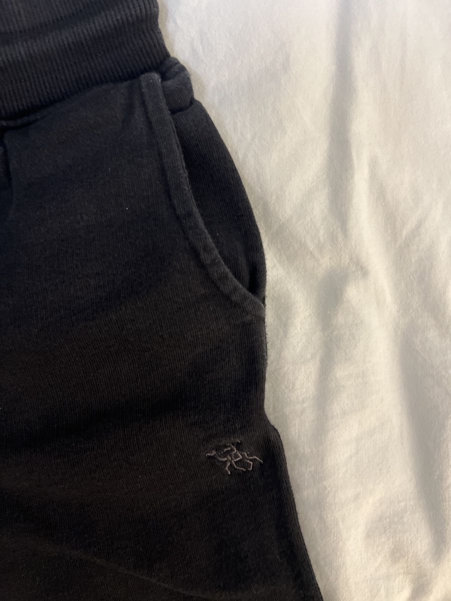 Pantaloni: Pantalon jogging noir garçon – Usato da Dübendorf venduto da nbsaiso 2