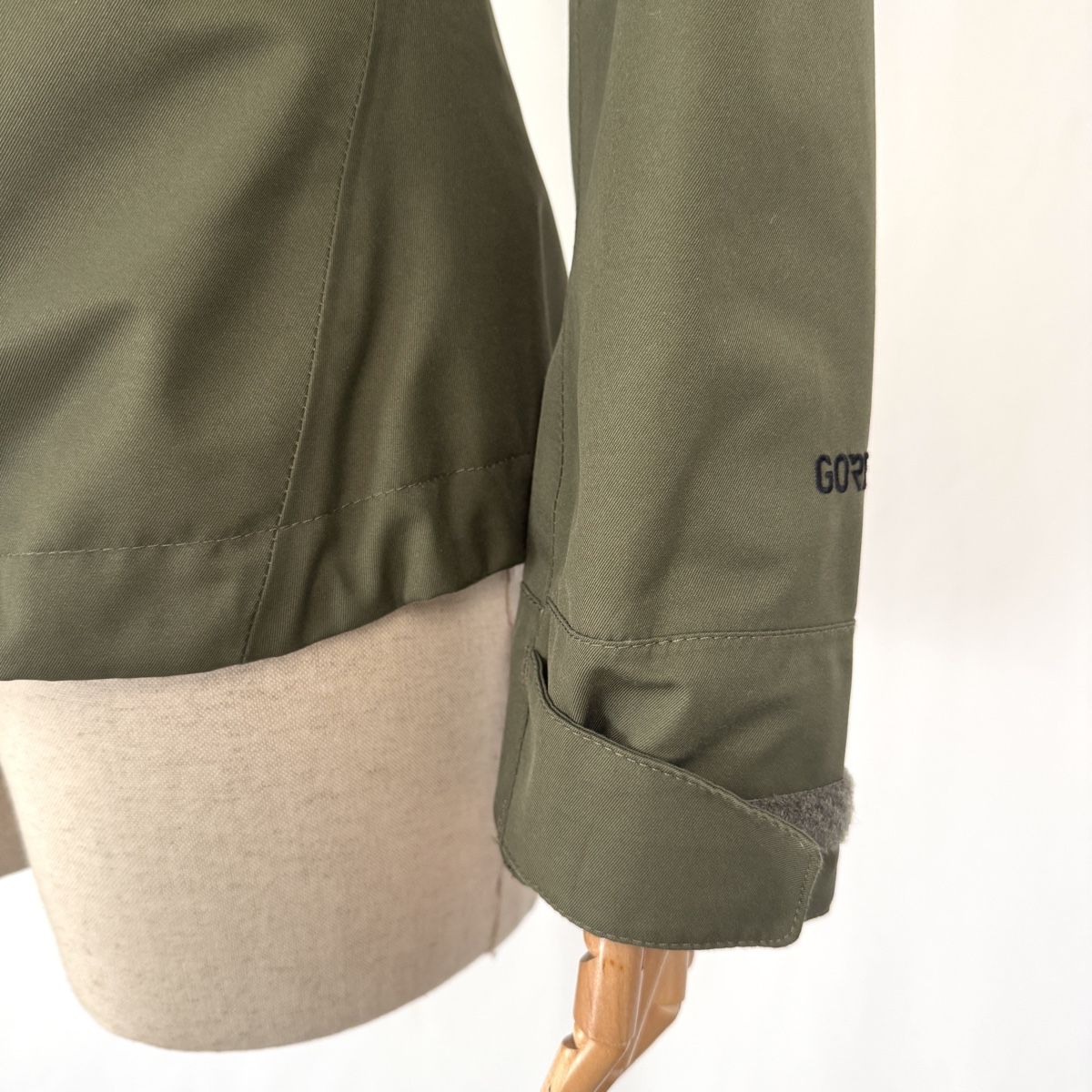North Face Giacche: THE NORTH FACE Gore-Tex Jacket – Nuovo (secondo la descrizione) da Emmen venduto da Nightingale_2022 4