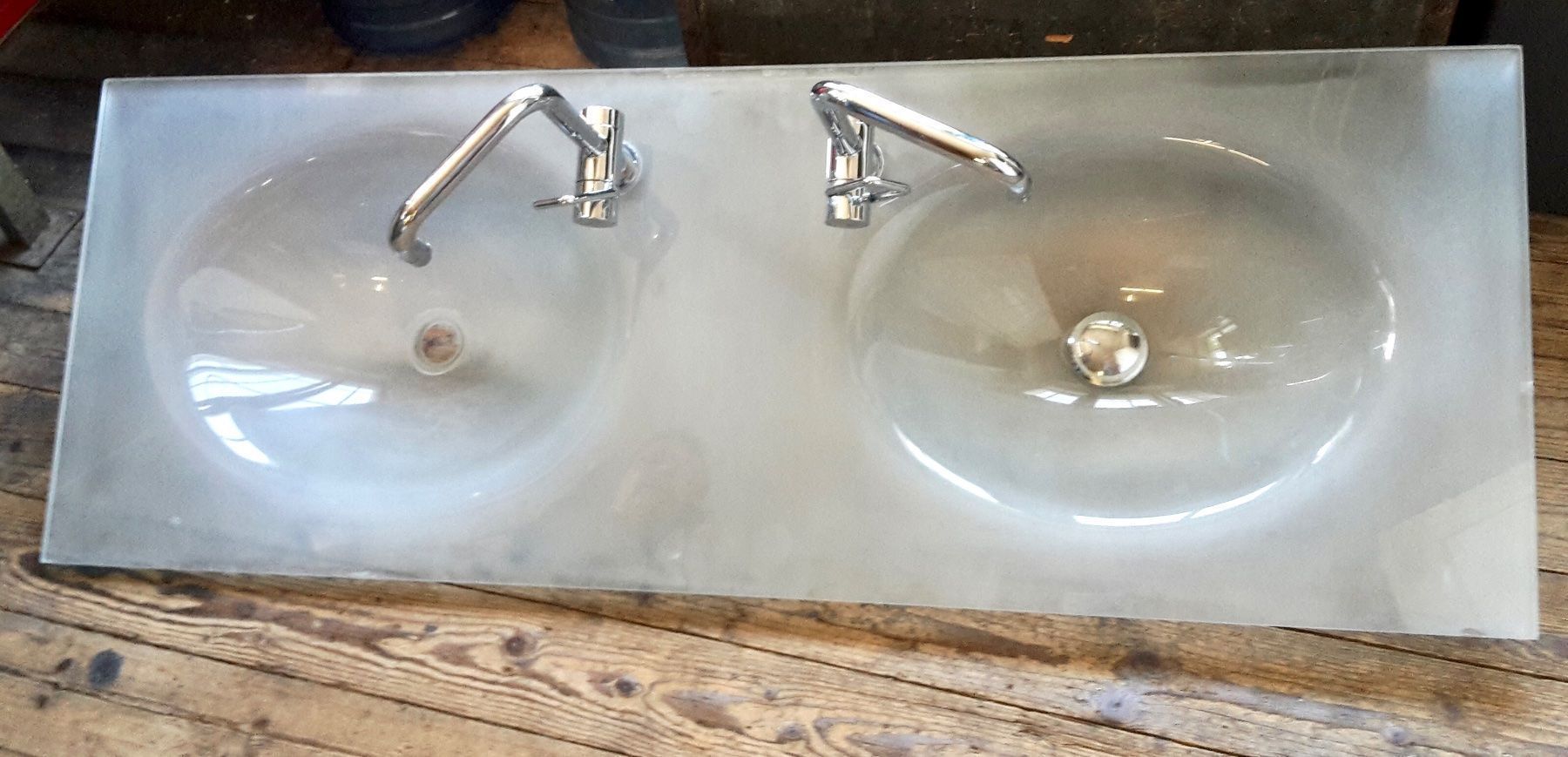 Badezimmermöbel: Murona Glas Doppelwaschbecken - Hammerpreis – Gebraucht aus Würenlos von Jea65