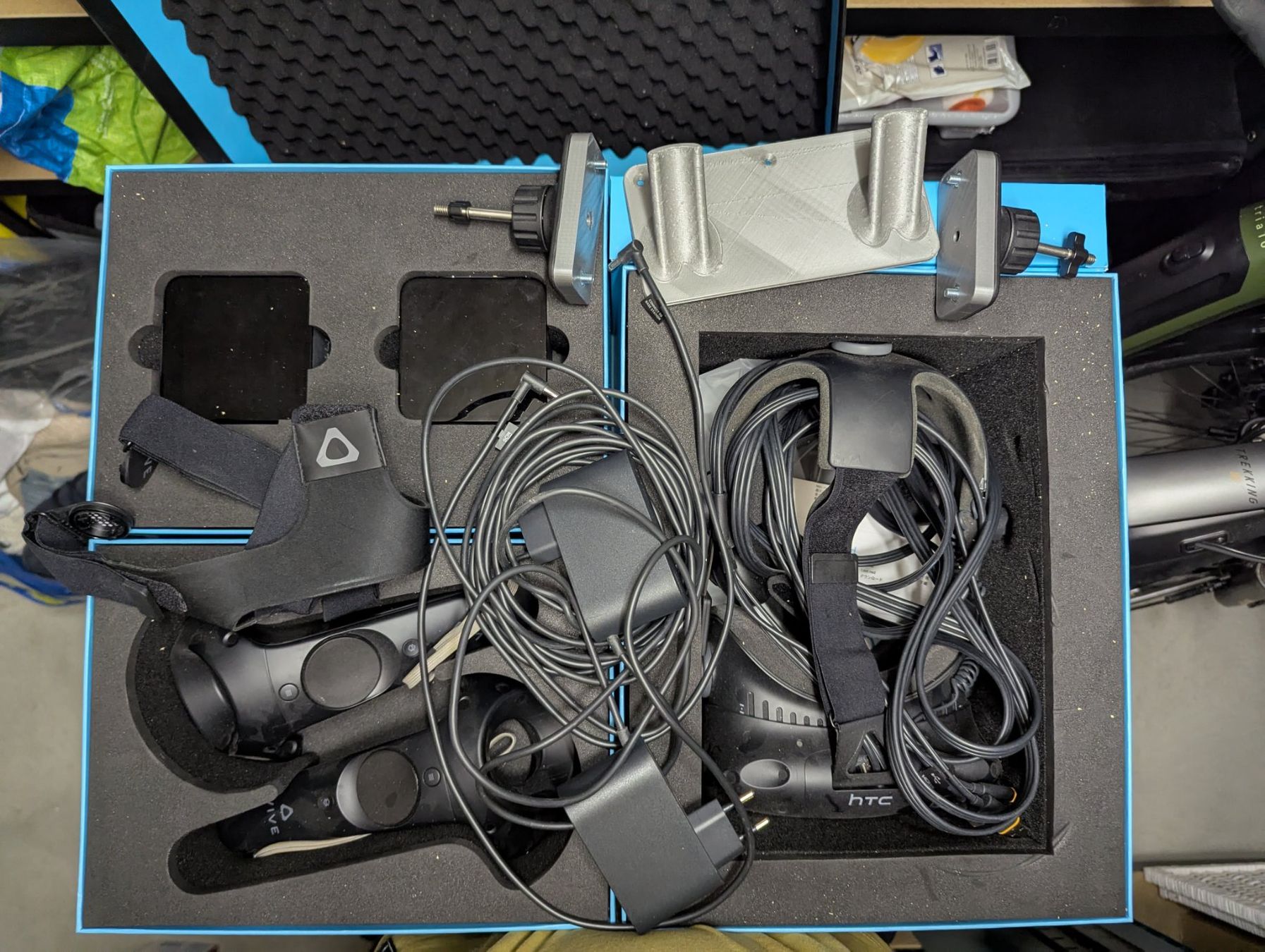 HTC VR Brille: HTC Vive mit Deluxe Audio Strap – Gebraucht aus Glattbrugg von RainCT 1