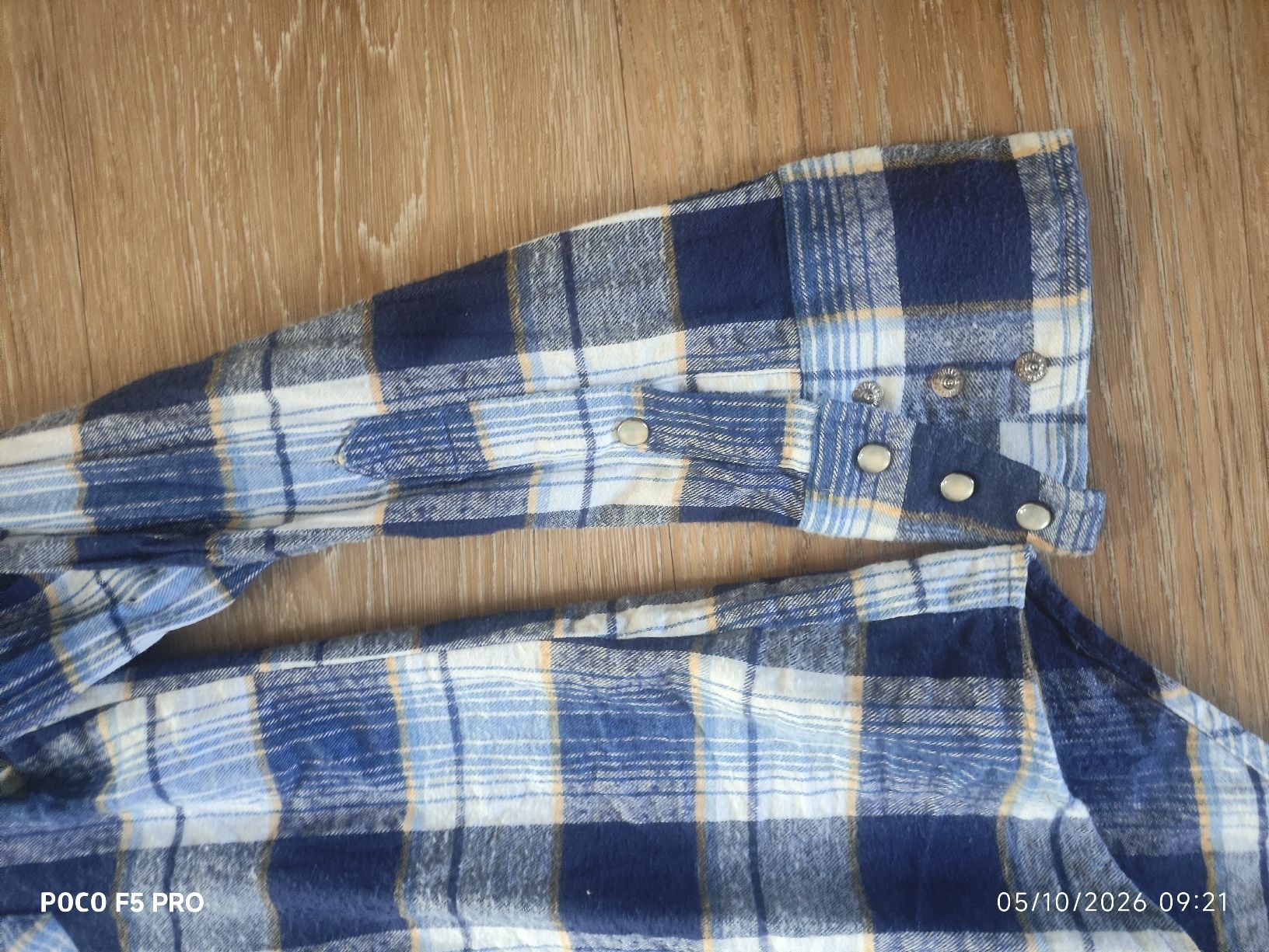 Levi's Camicie: Blau-weiß kariertes Levi's-Hemd – Nuovo (secondo la descrizione) da Winterthur venduto da Ajcps 4