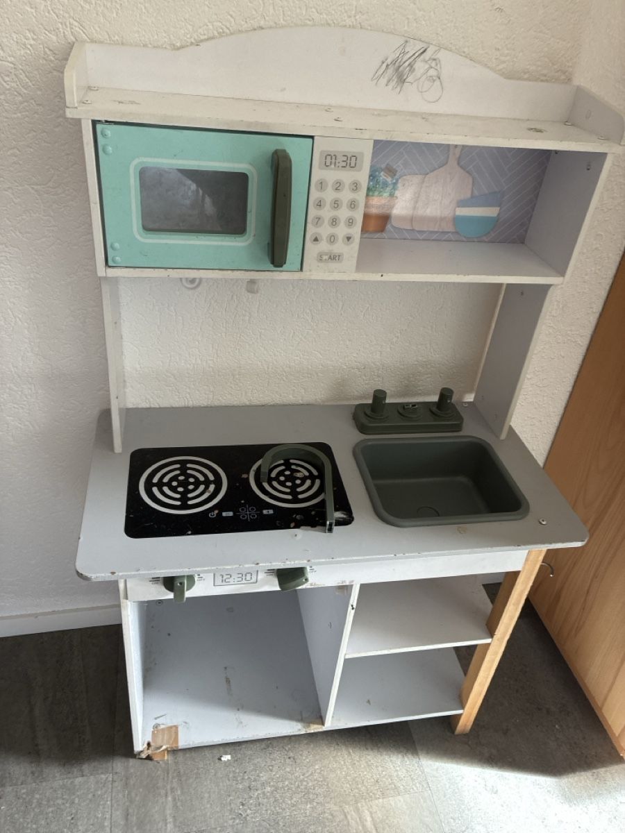Jouets: Kinderküche als DIY-Projekt oder als Matschküche – Défectueux à Sirnach par pri_9d8t