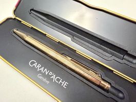 CARAN D'ACHE Ecridor Chevrons, Stylo-bille plaqué or
