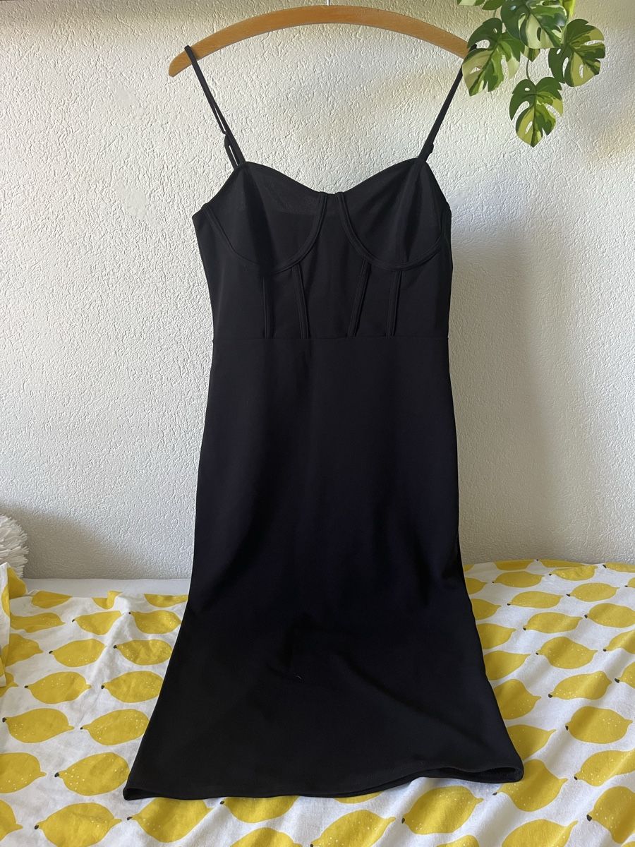 H&M Vestiti: Robe noir bustier M 🌛 – Nuovo (secondo la descrizione) da Bramois venduto da cyr_sb8d