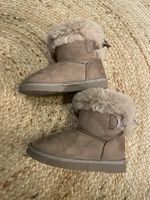 B&W flauschige Kunstleder Stiefel Gr. 29