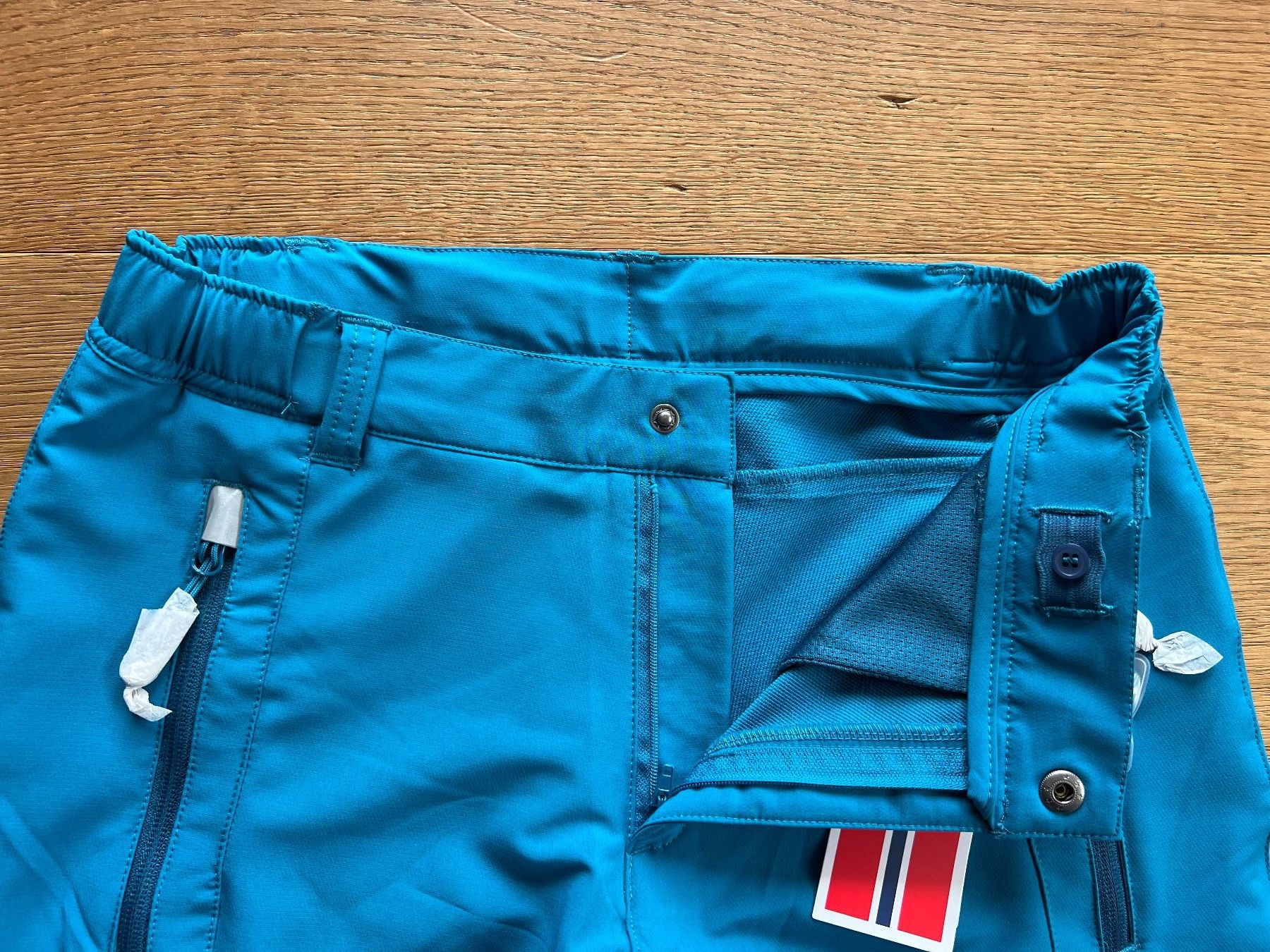 Trollkids Pantaloni: Neue Trollkids Lysefjord Softshellhose Grösse 164 – Nuovo e nell'imballaggio originale da Lengnau BE venduto da Rubin27 4