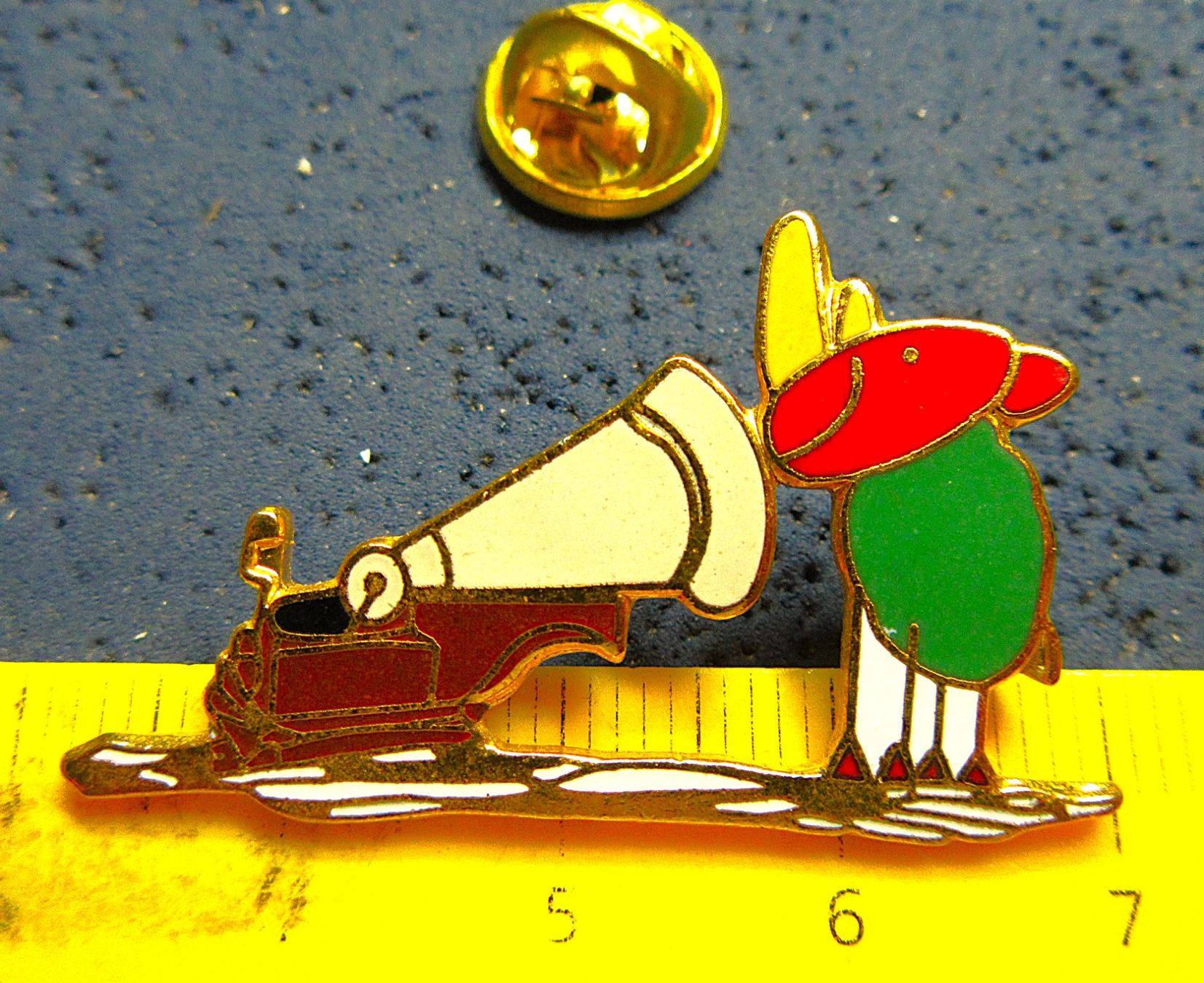 Swiss Placchette & Badge: NASI MIT ALTEM WALZEN-TRICHTER-GRAMMO PIN – Usato da Ettingen venduto da Hausi4711
