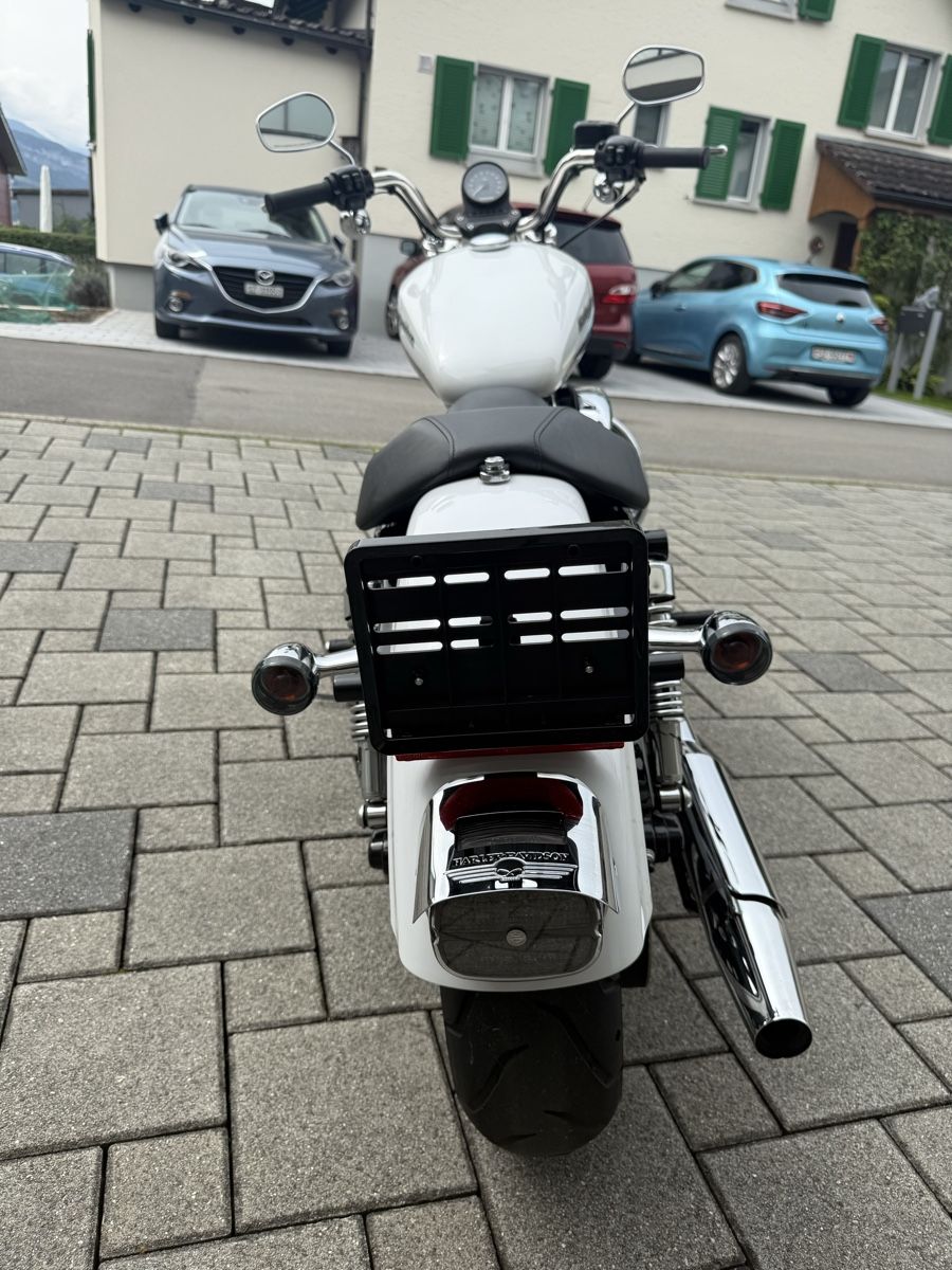 Harley-Davidson Chopper: Harley-Davidson XL883 Super Low. Top Zustand – Gebraucht aus Ibach von Skoda2004 4