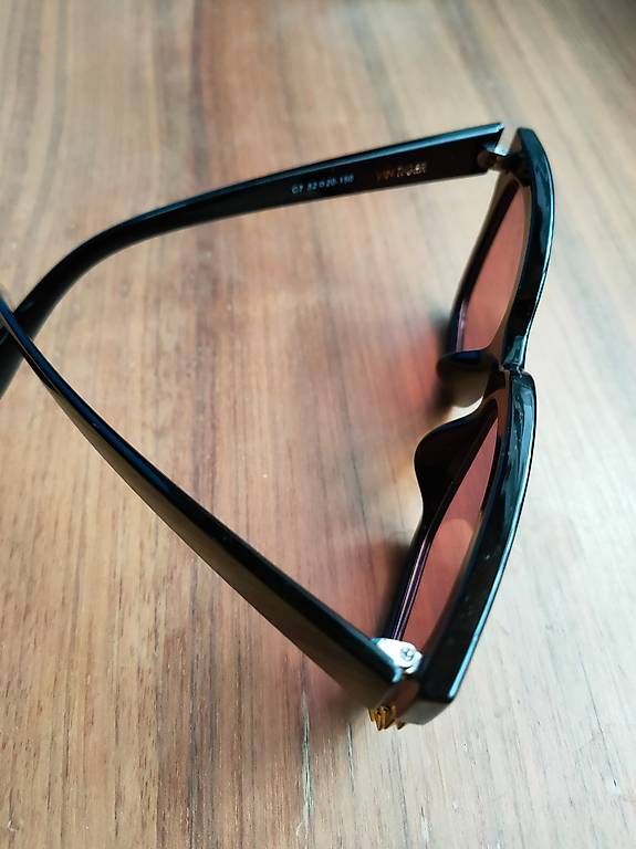 Occhiali & Lenti: Neue moderne Sonnenbrille  – Usato da Schlattingen venduto da armeFrau 4