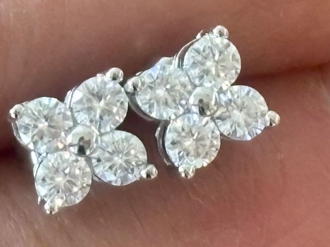 Orecchini pendenti & Orecchini a lobo: Luxus Elegante Zirkonia Ohrstecker Ohrschmuck  Farbe:Silber – Nuovo (secondo la descrizione) da Biel-Bienne venduto da Roserosse13 4