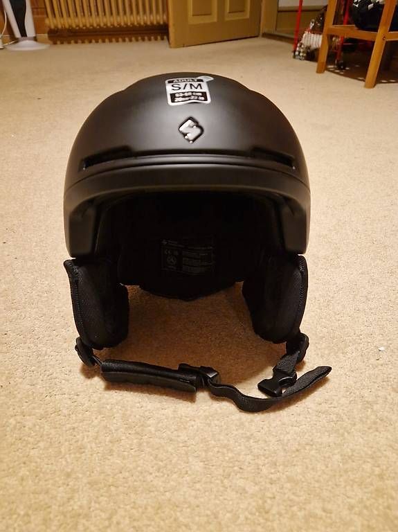 Caschi: Ski Helm – Usato da Därstetten venduto da tho_zxy2