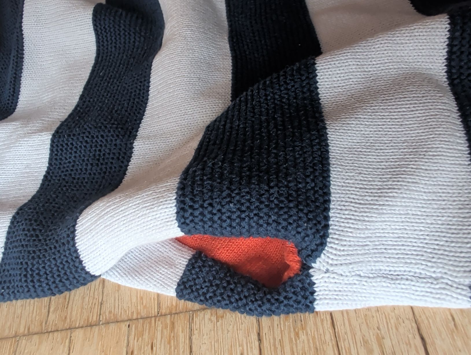 Maglioni & Felpe: Knot Pullover gestreift blau weiss Grösse 116 – Usato da Zürich venduto da Spif 3