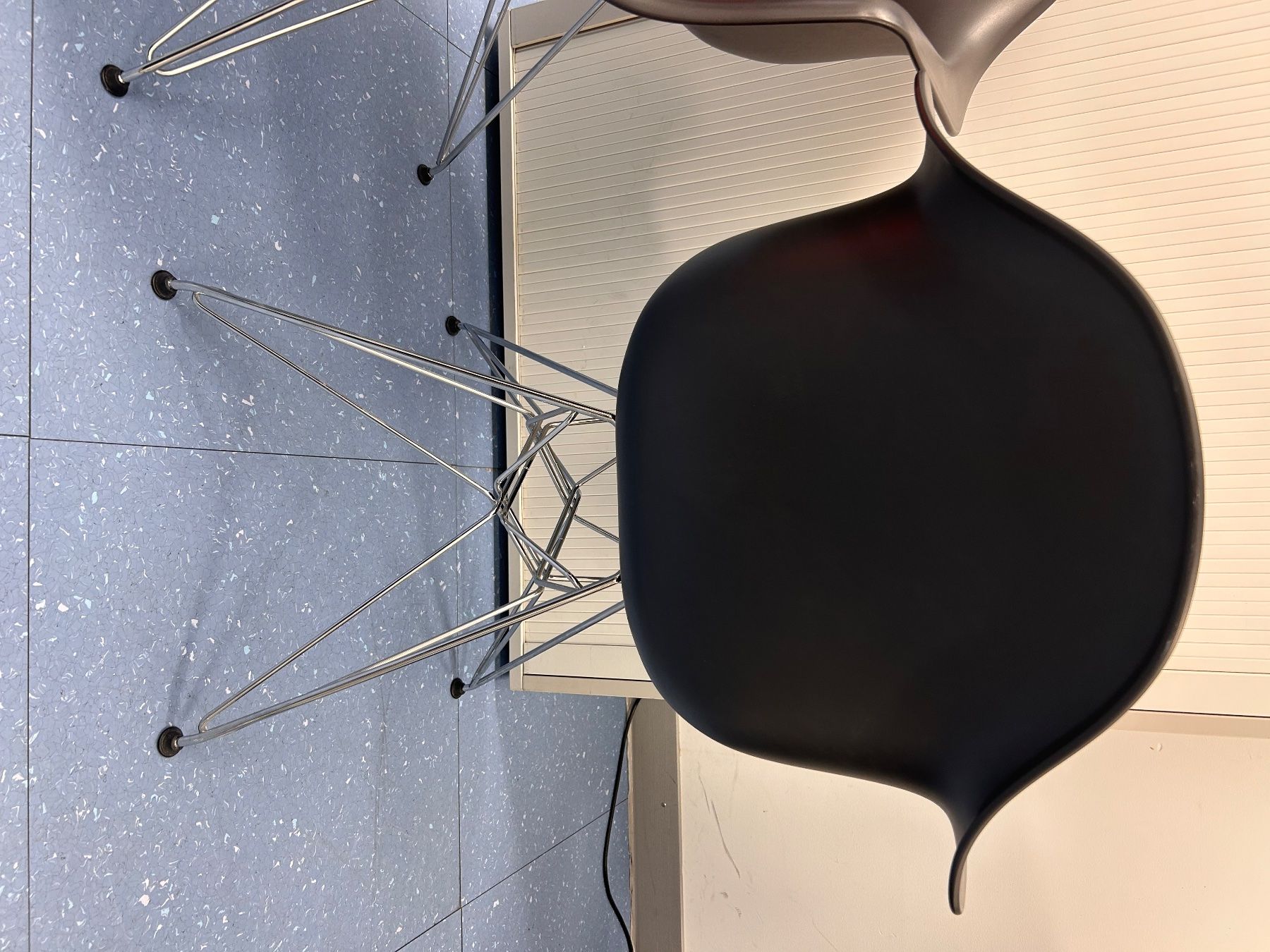 Eames Sedie: 2 chaises Vitra design Eames – Usato da Genève venduto da 7flo7 4
