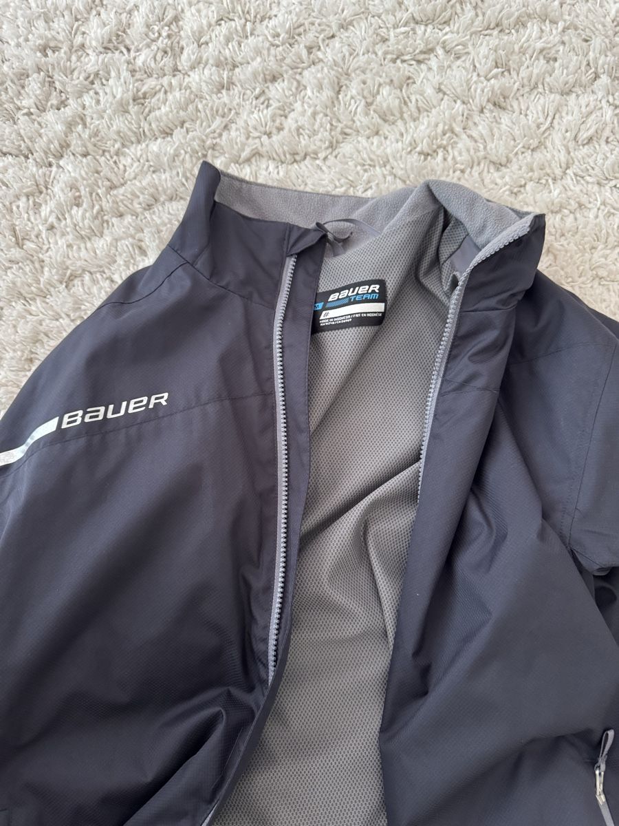 Bauer Giacche: Bauer Sportjacke Grösse M – Usato da Galgenen venduto da Sotili
