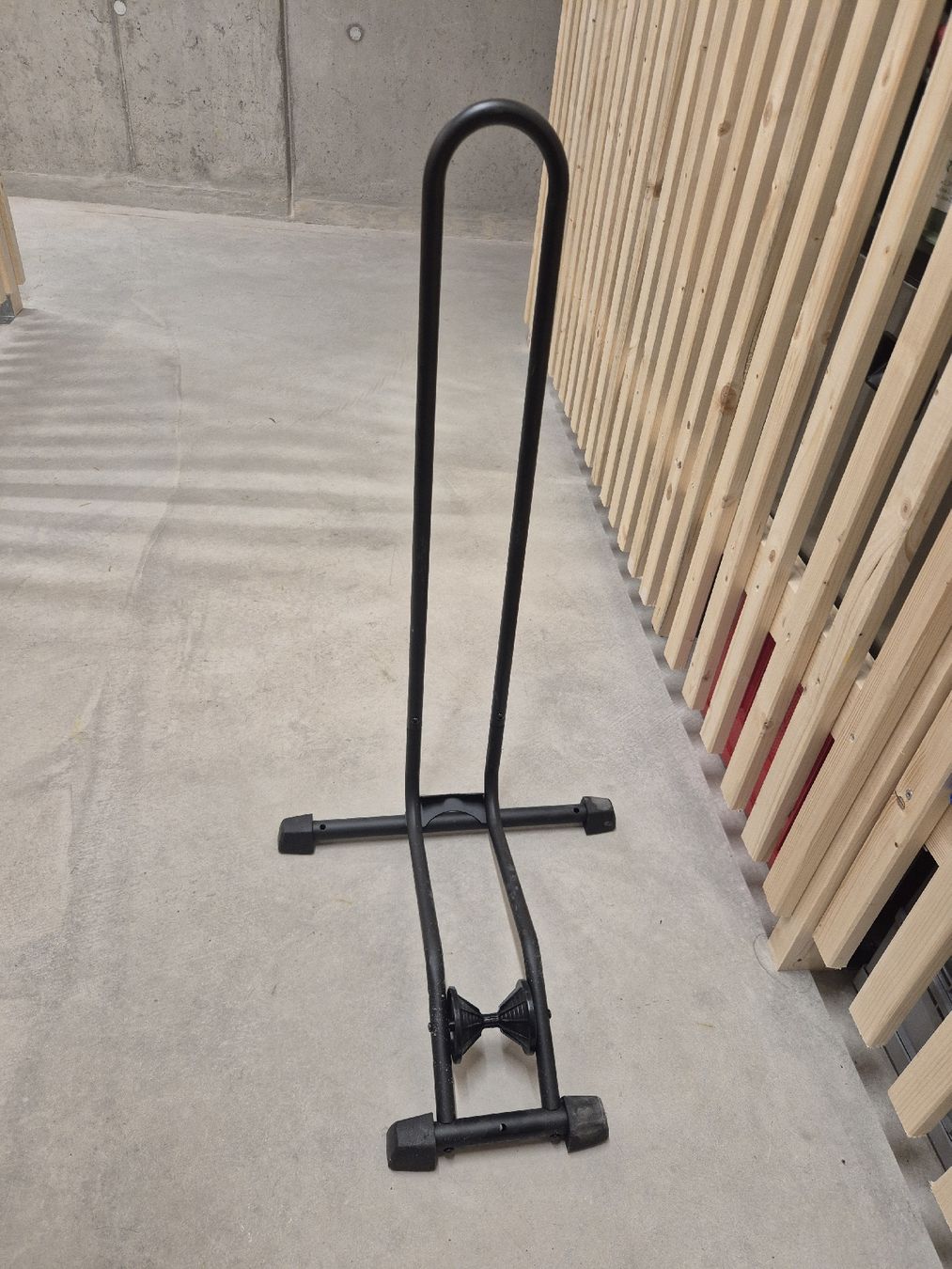 Supporti per biciclette: Fahrradhalterung einzel – Usato da Bettwiesen venduto da dariia.s
