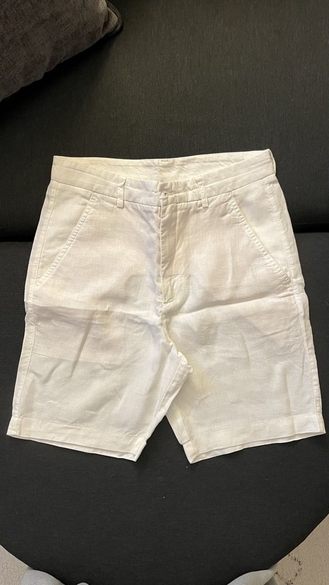 Zara Pantaloni: Zara Leinen Shorts – Nuovo (secondo la descrizione) da Baden venduto da Car_lio09