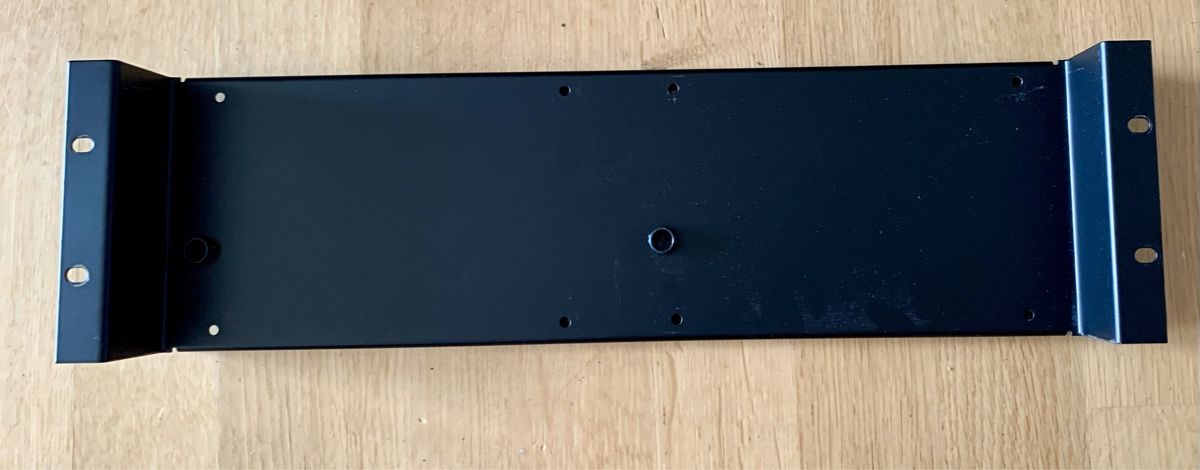 Moog Strumenti musicali: Moog Rack Mount Kit VX351/CP-251 – Usato da Zürich venduto da Fieber