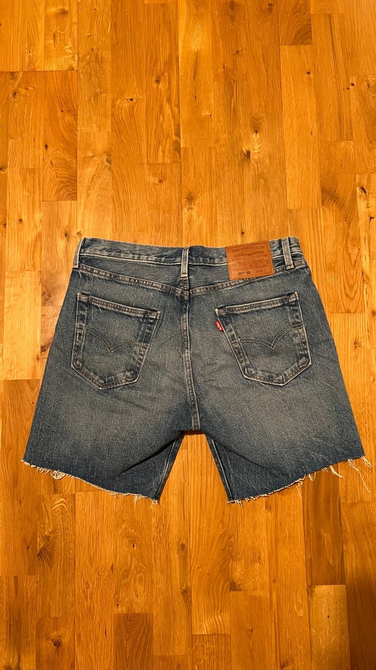 Levi's Jeans: Kurze Hose von Levis Grösse 32 – Gebraucht aus Zürich von polcl993 1