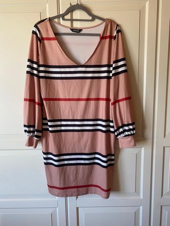 Spezielles Langarmkleid / Tunika