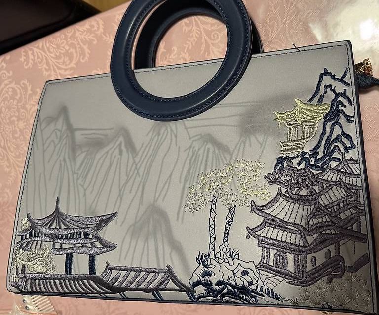Borse da donna: Diese Handtasche ist ein echter Klassiker – Usato da St.Gallen venduto da jia_2vlq 2