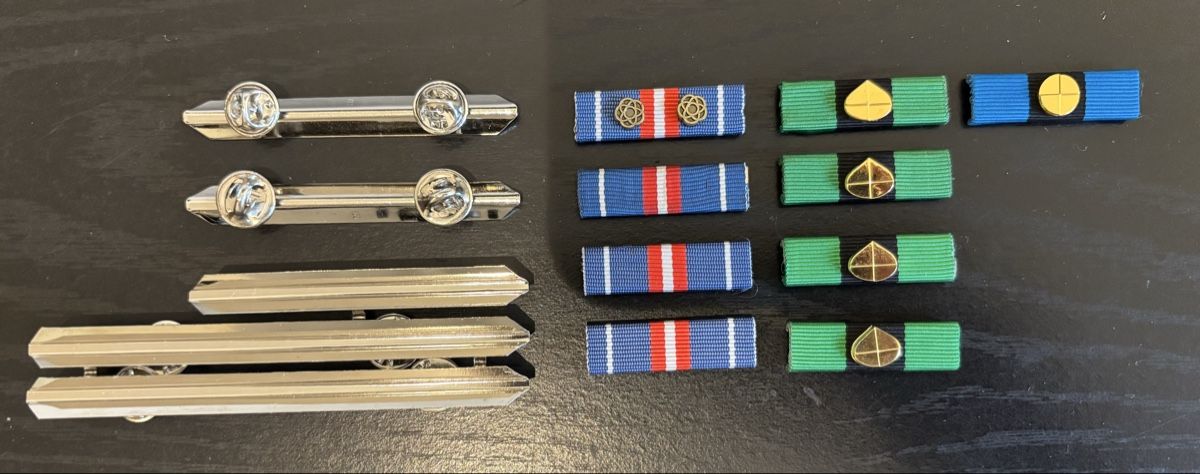 Schweizer Armee Uniformi: Distinctions Armée Suisse (Ribbons) – Nuovo (secondo la descrizione) da Onex venduto da Mike993