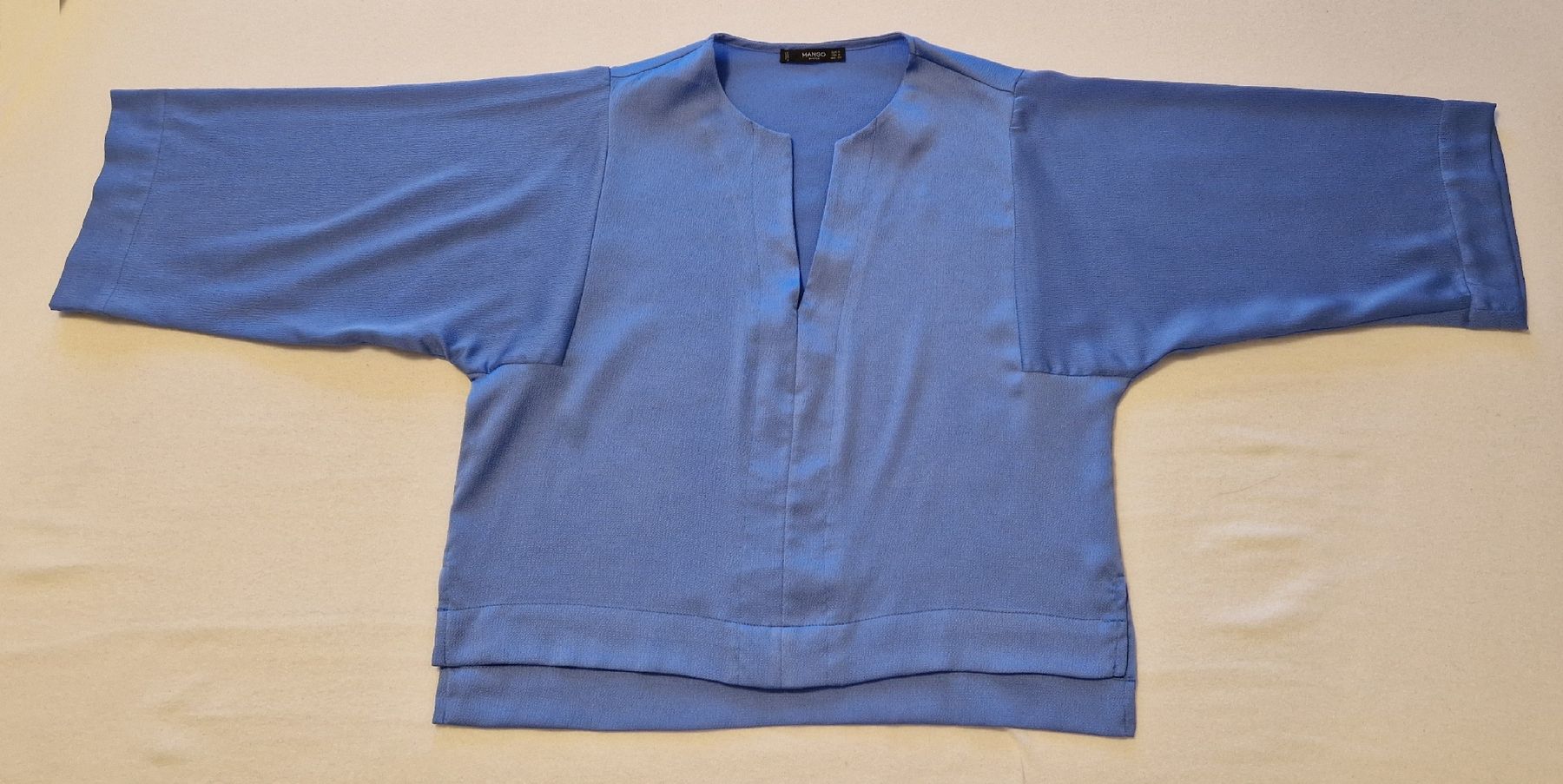 Mango Camicette: MANGO Elegante Bluse mit V-Ausschnitt, blau, Gr. S – Nuovo (secondo la descrizione) da Allschwil venduto da merve_g 2