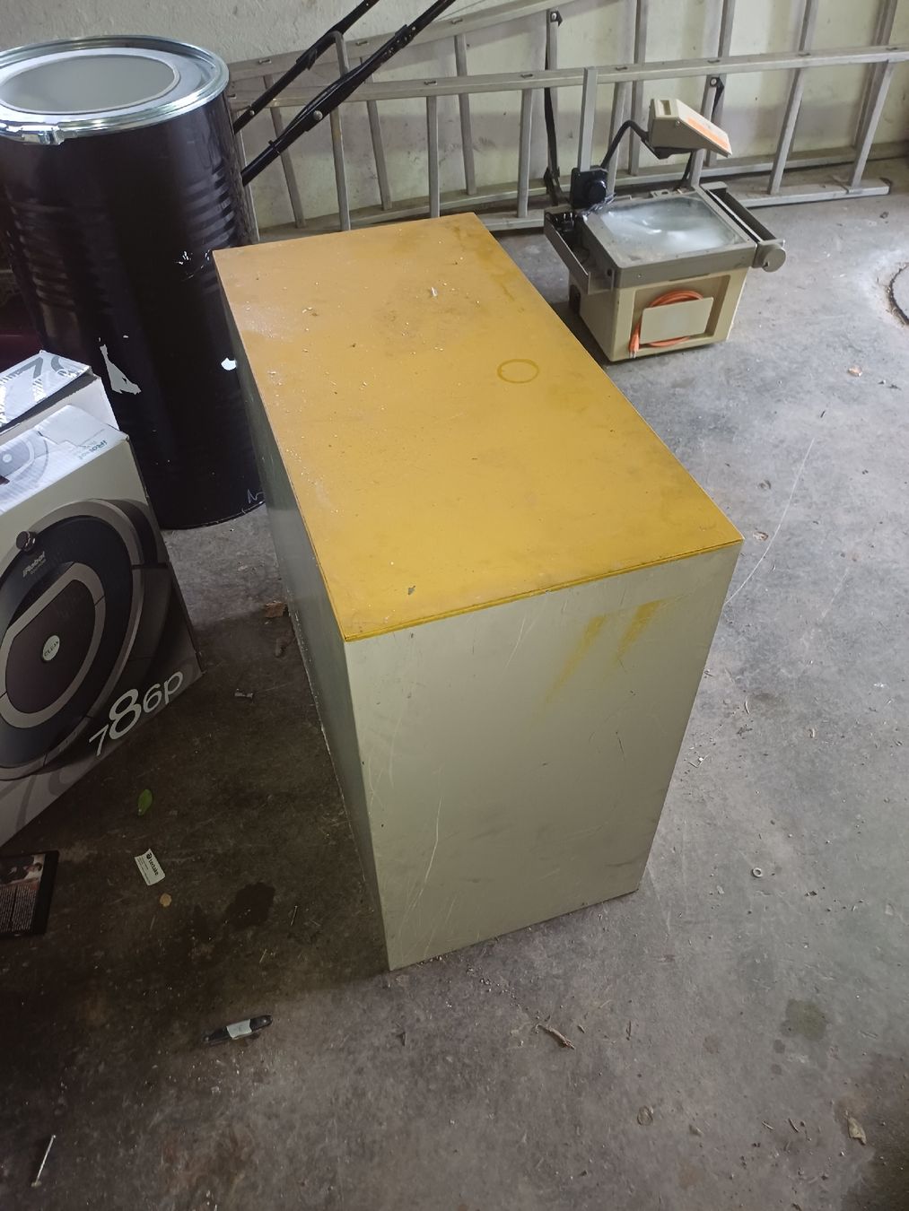 Armadi: Kleiner BIGLA Blechschrank  – Difettoso da Wangenried venduto da Recycler94 5