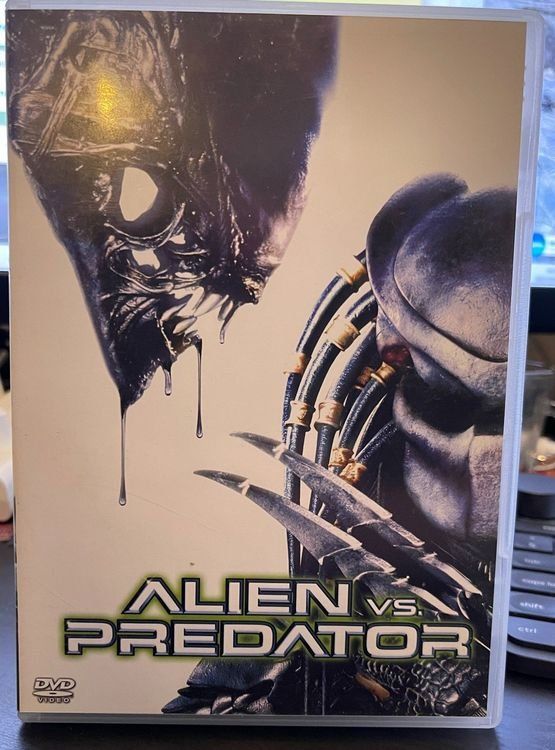 Tutti i DVDs: Alien vs. Predator (2004) - DVD – Usato da Semsales venduto da __Florian__ 1