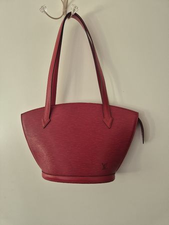 Louis Vuitton rouge vintage! Magnifique sac à main 😍!