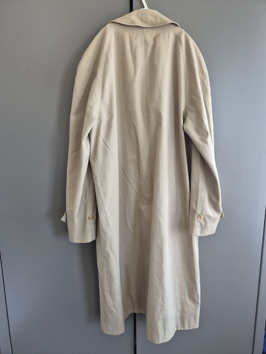 Burberry Cappotti: Trench-Coat/ Manteau Burberry – Usato da Genève venduto da ob1_5drk 1