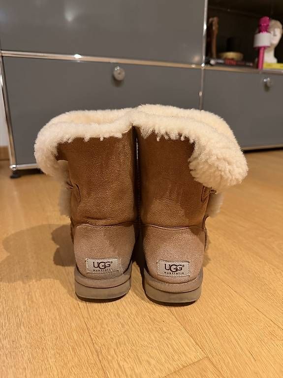 Damenschuhe: Ugg Chestnut Braun button 39 – Gebraucht aus Zürich von viv_y579 2