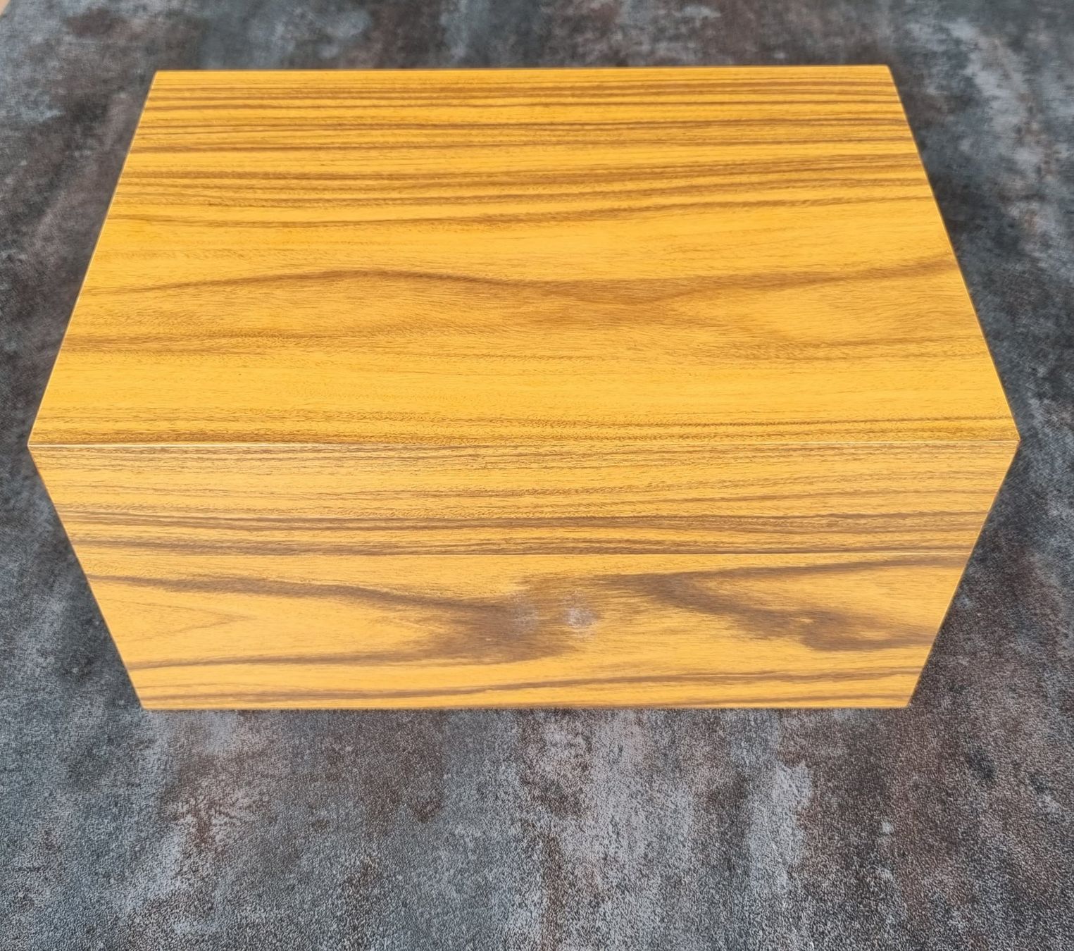 Davidoff Humidor per sigari: Davidoff No.6 Palisander Humidor Schatulle – Usato da Windisch venduto da Firstspace 1
