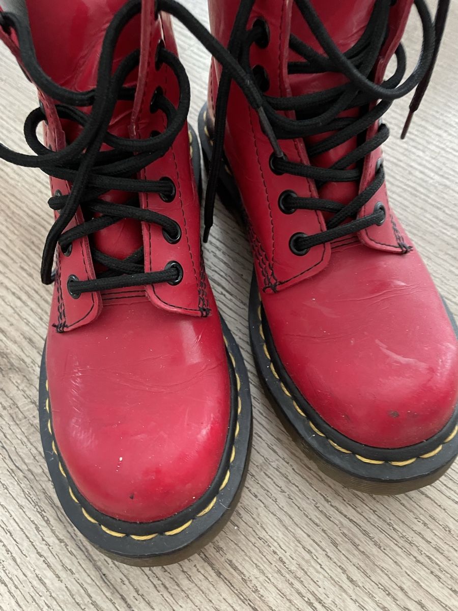 Dr. Martens Scarpe da donna: Dr. Martens Red Patent Leather Boots - Size 35 – Usato da Vessy venduto da jie_gl9n 1