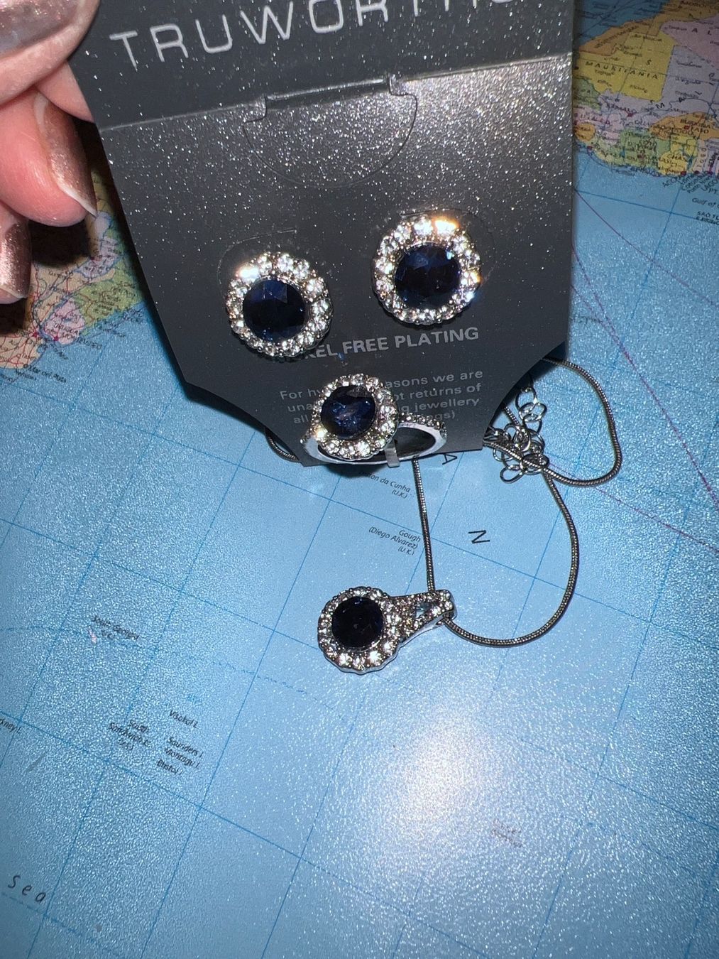 Ohrringe & -stecker: NEU***SET KÄTTE, RING & OHRRINGE***TOP  GESCHENK*** – Neu und originalverpackt aus Zürich von Ceca52 4