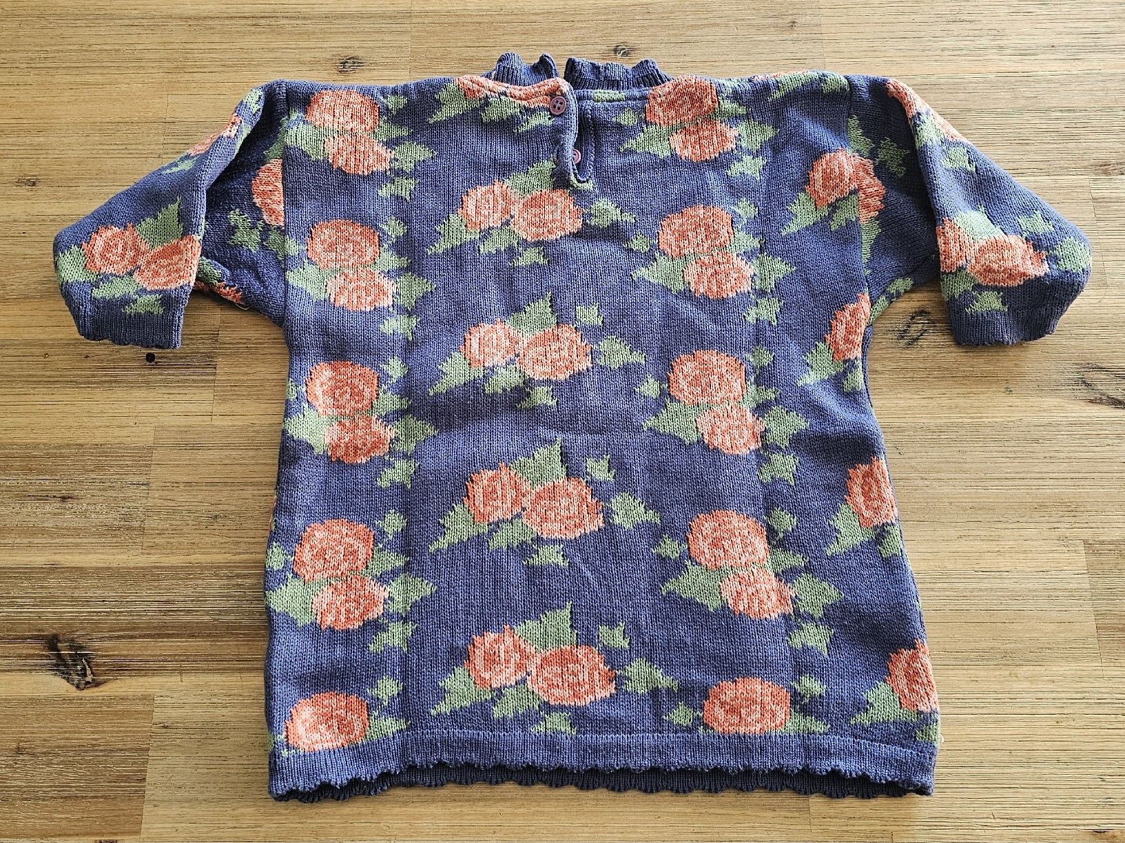 H&M Pullover & Sweatshirts: Strickpullover mit Rosenmuster Grösse 80 H&M – Gebraucht aus Basel von Sinibini86 1