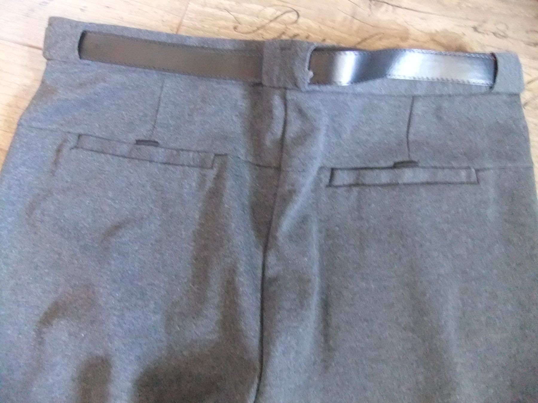 Zara Hosen: 2 schöne Stoffhosen Grau Gr. 44 – Neu (gemäss Beschreibung) aus Schleitheim von cabrio58 5