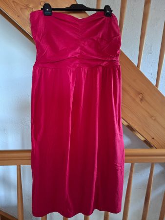 Trägerloses Sommerkleid