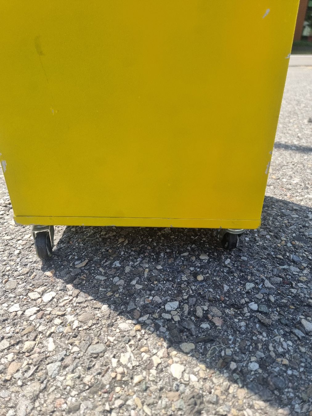 Banconi: Rollcontainer mit 8 Schubladen gelb Metall mit Rollen – Usato da Olten venduto da Mezopotamya 8