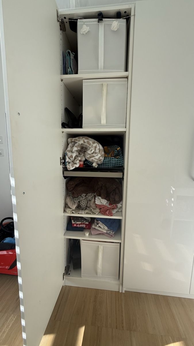 Armadi: IKEA Kleiderschrank – Usato da Schlieren venduto da J.C.S 1
