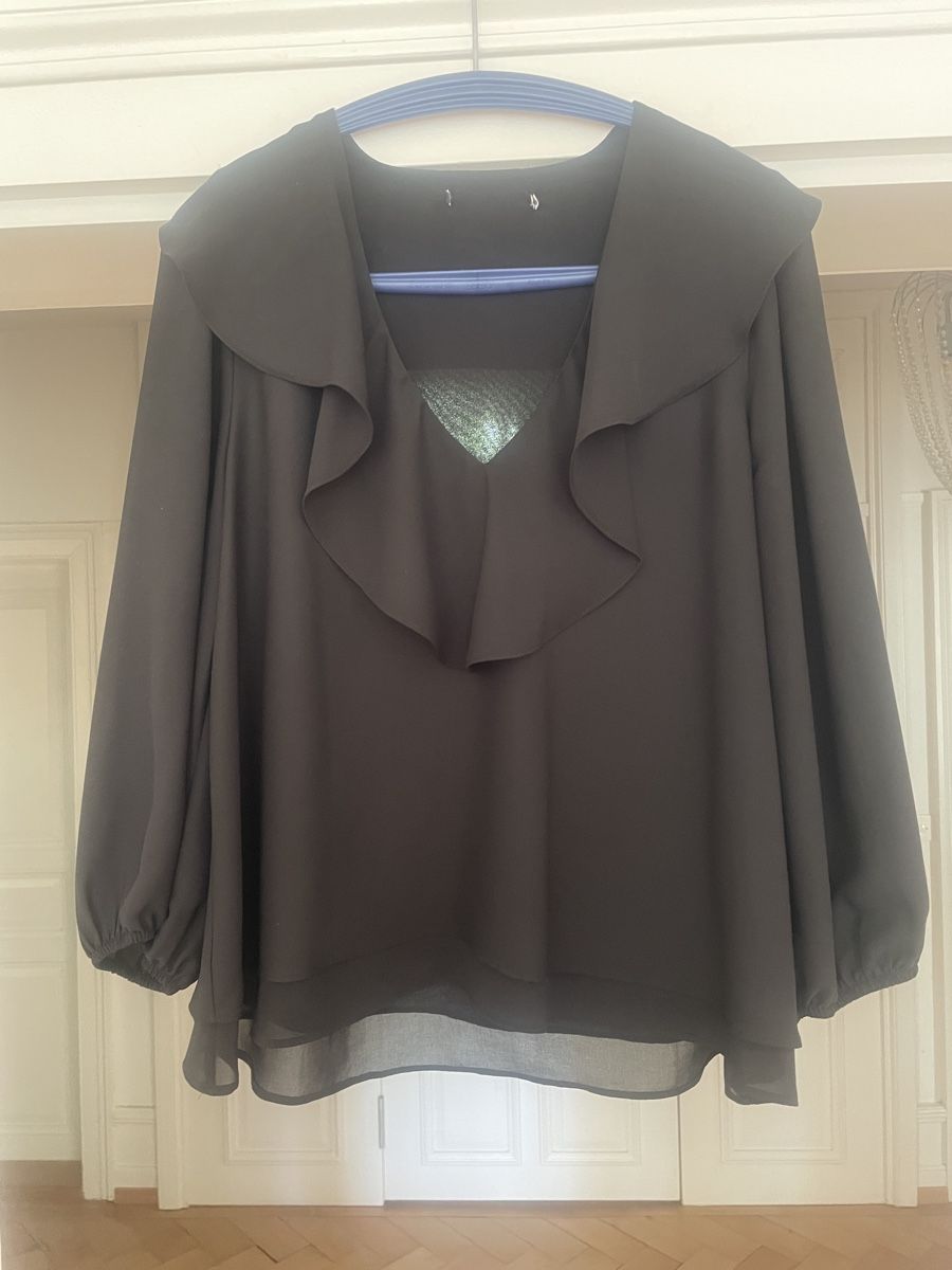 Blusen: Elegante Bluse mit Volant V-Ausschnitt – Gebraucht aus Zürich von pgr_9pzn